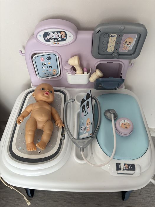 Zestaw opiekunki pielegniarki baby care zabawa w lekarza
