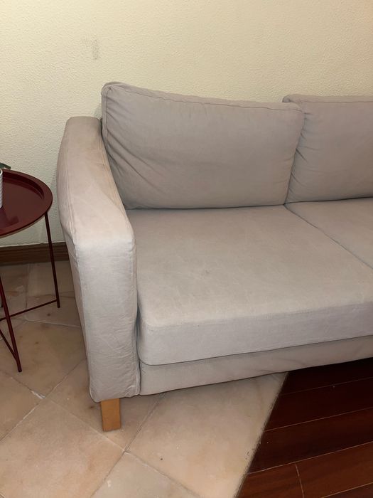 Sofá bege 3 pessoas