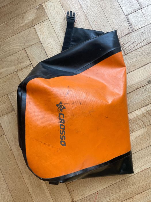 pomarańczowa sakwa rowerowa Crosso Dry 60 - lewa - stan bardzo dobry
