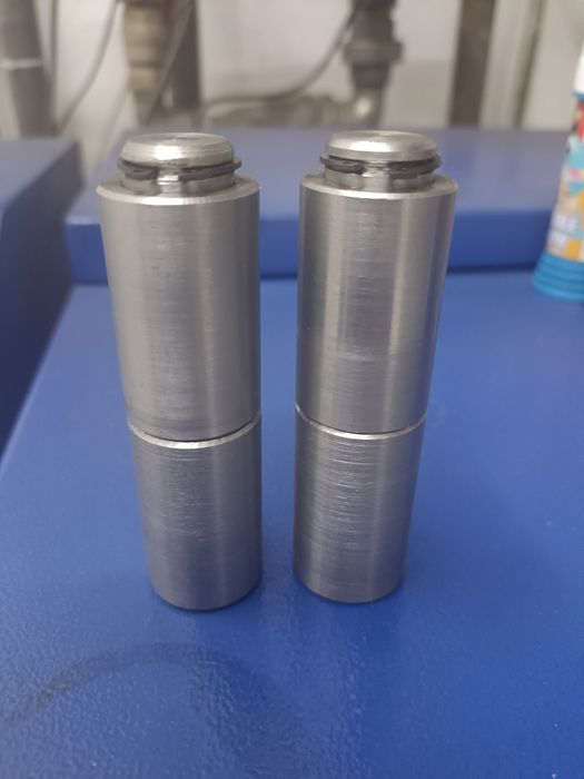 Zawiasy toczone zabezpieczenie