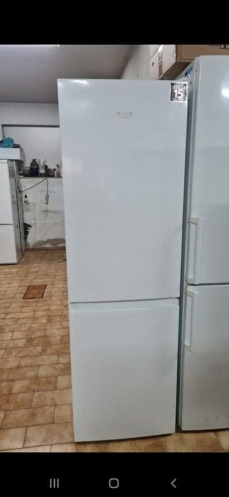 Varios frigoríficos em stock