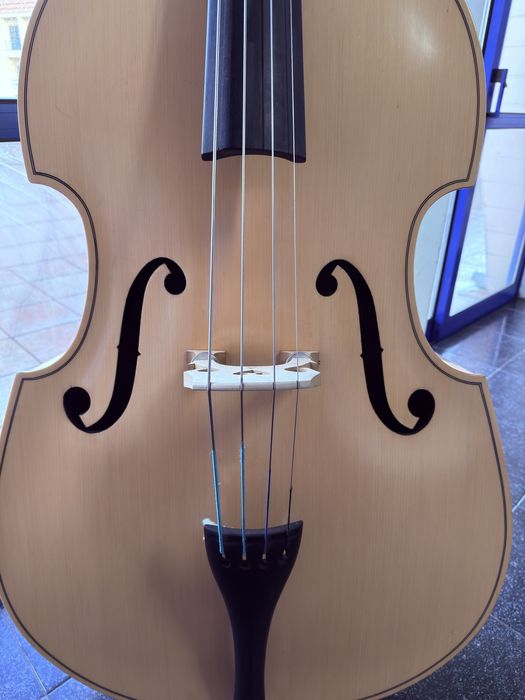 Contra Baixo Excelente estado de conservação