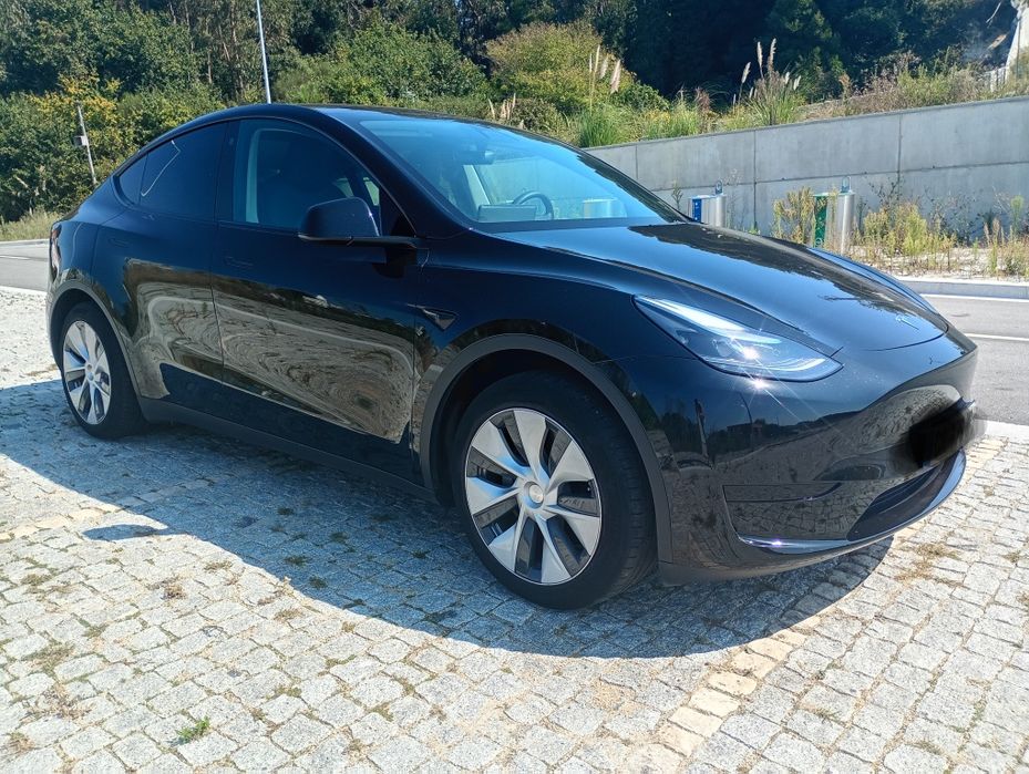 Tesla Model Y RWD novo