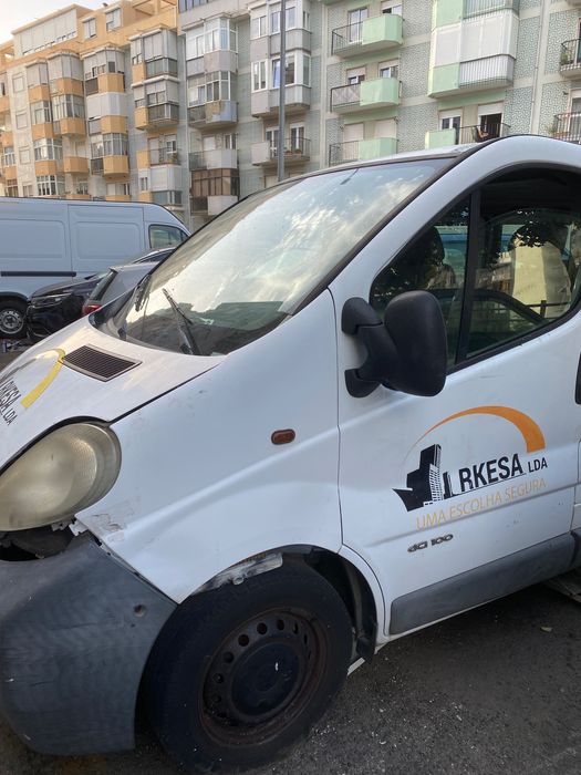 Vendo Renault Trafic para peças