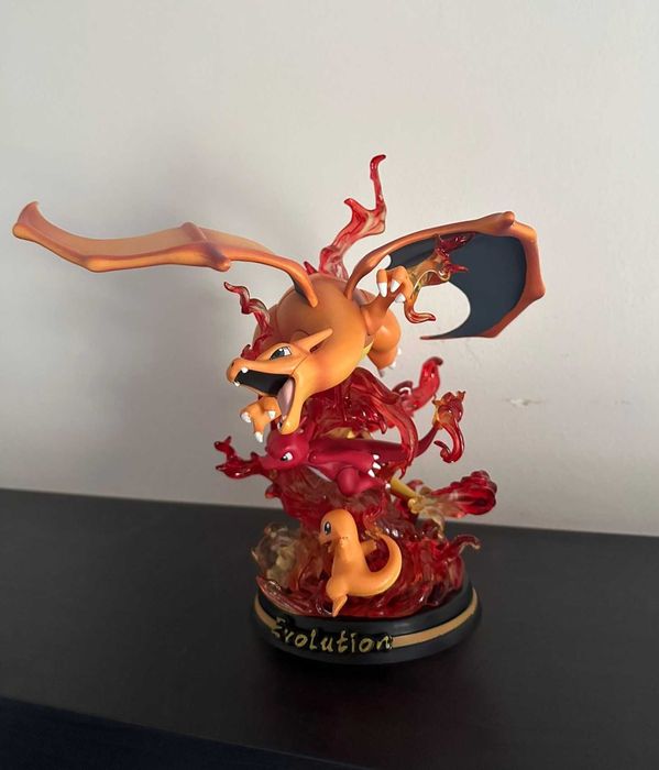 POKÉMON Figura Evolutions Charizard, Charmeleon & Charmander