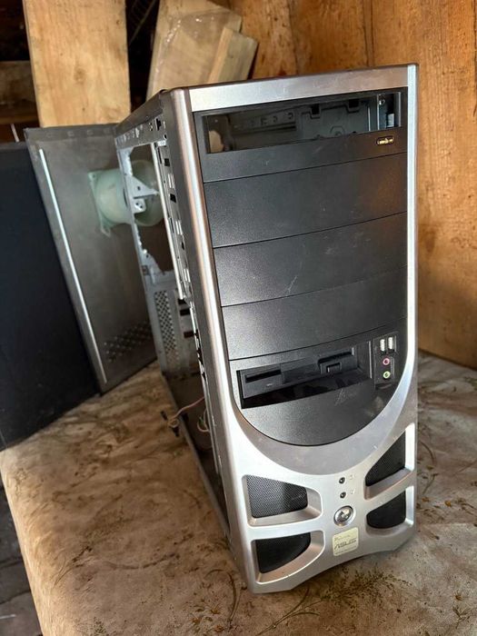 Корпус пк системного блока комп'ютера