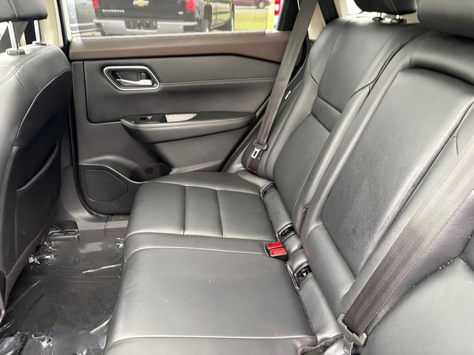 Nissan Rogue SL      2021