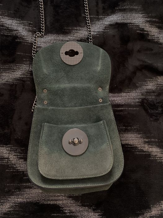 Skórzana torebka na lańcuszku