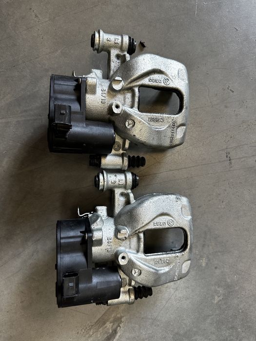 Суппорт супорт задній спрінтер Sprinter W907 W910 під електро ручнік