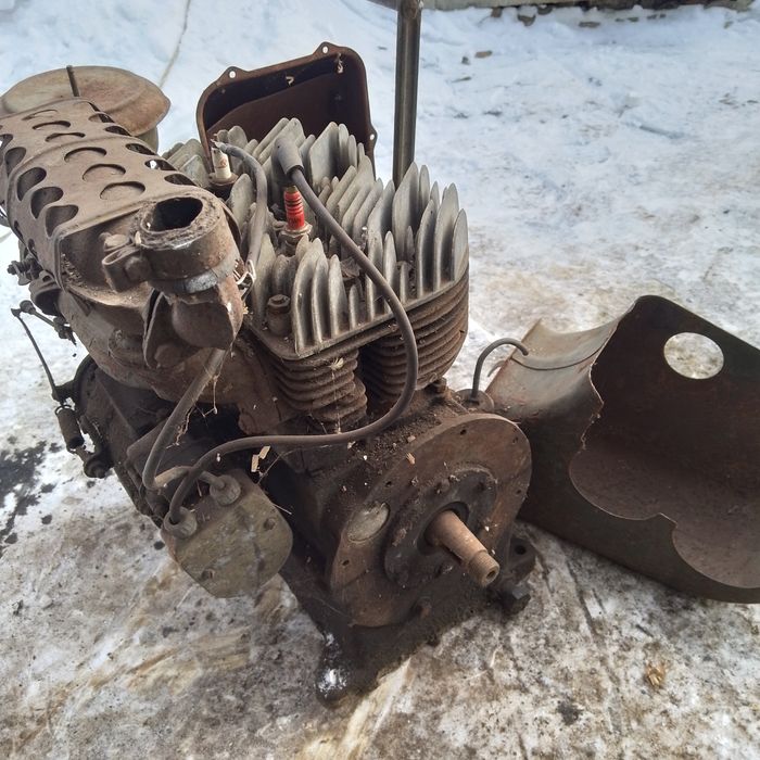 Двигун УД2 робочий