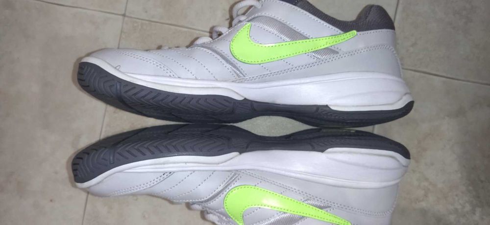 Кросівки nike 37,5 р