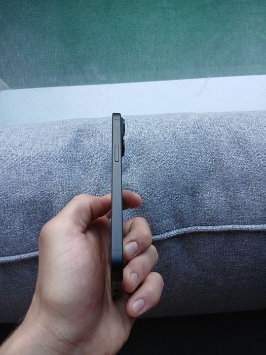 Iphone 15 128 czarny 94 % bateria