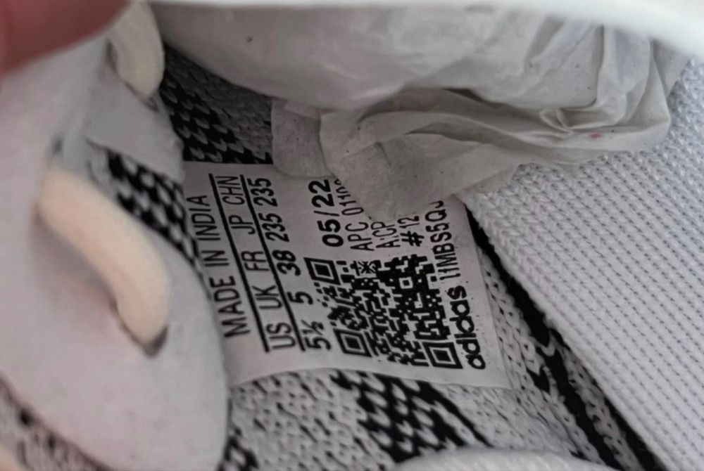 Adidas Yeezy 350V2 Zebra