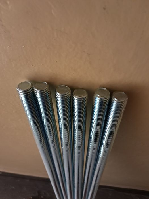 Pręt gwintowany m16.