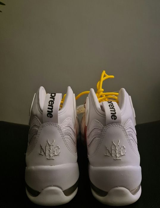 Air bakin x supreme 41