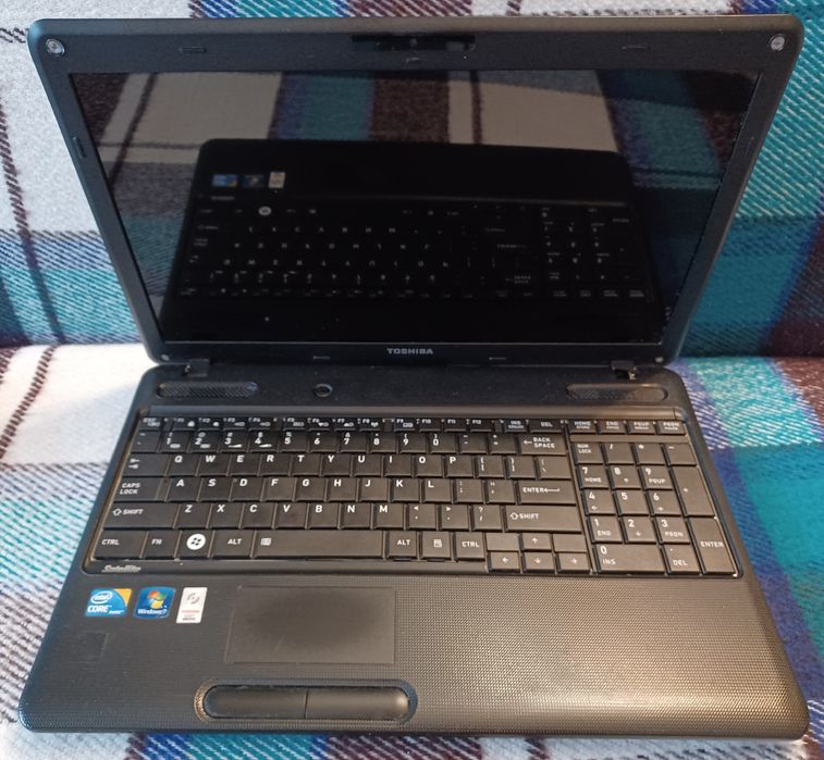 Laptop TOSHIBA C660-1M4