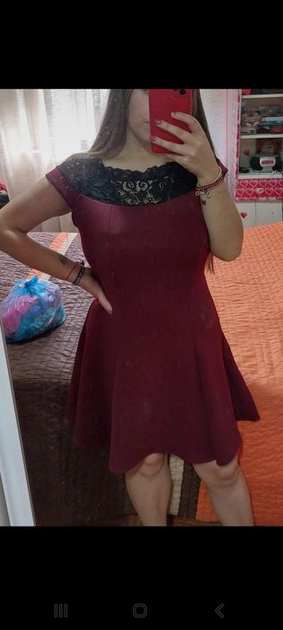 Vestido curto bordô renda preta tamanho S/M