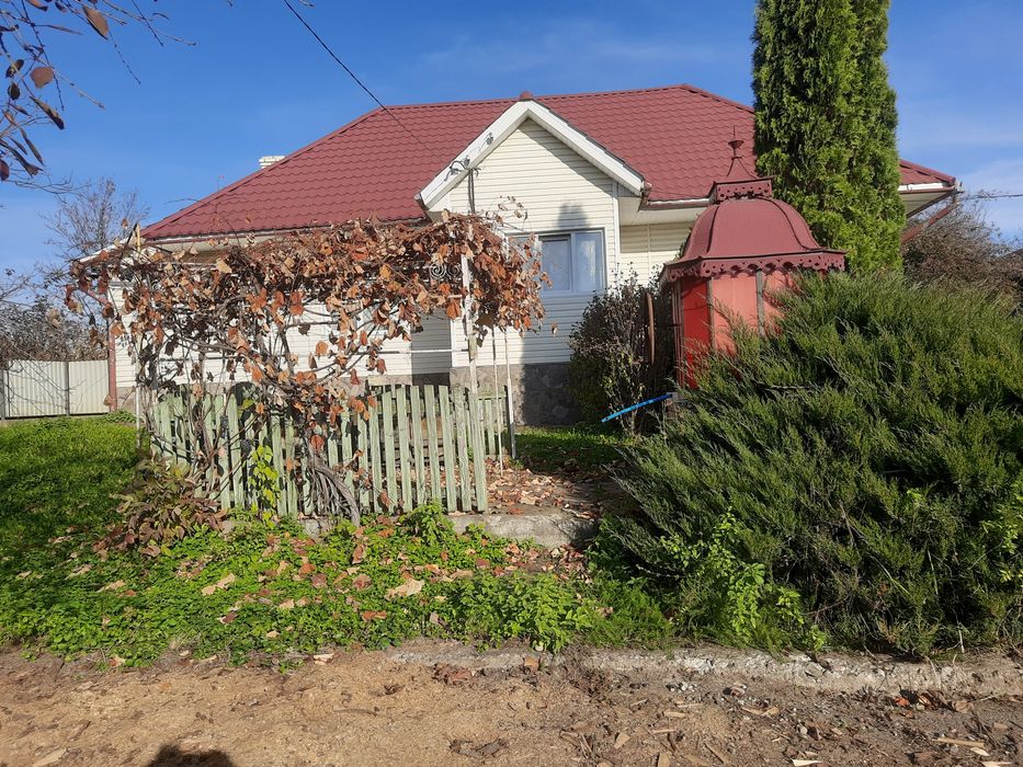 Продам будинок  к хорошому стані  кому потрібно  дзвоніть.