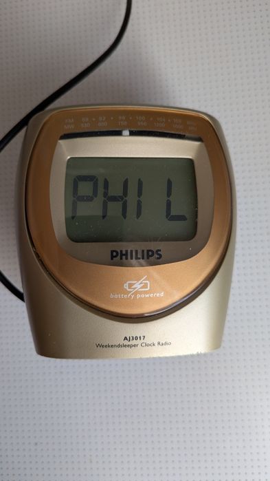 Годинник - радіо- будильник  PHILIPS AJ3017