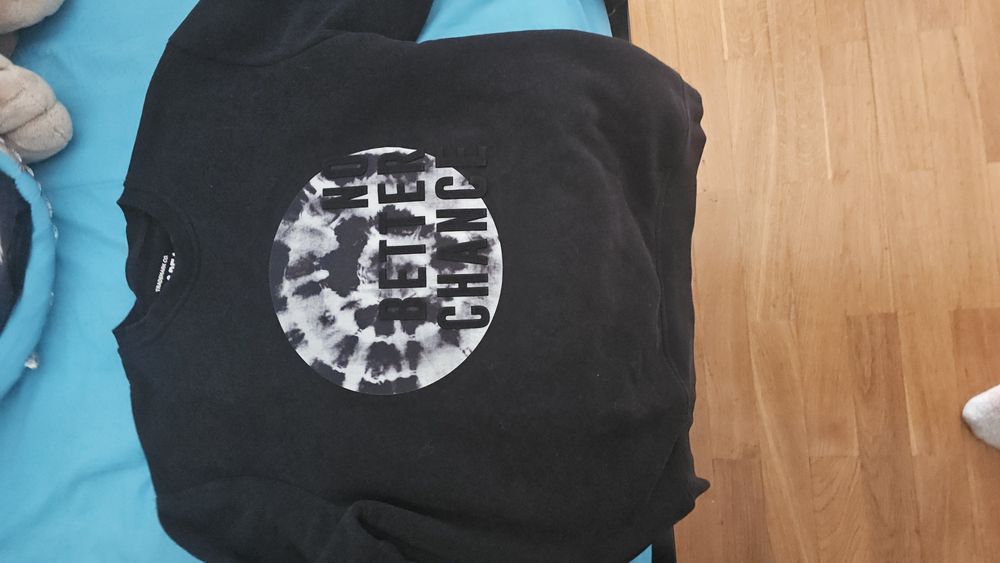 Vendo várias roupas