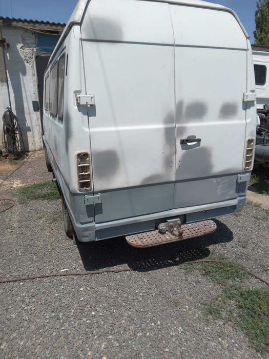 продам мерседес мв 208 , 6 мест