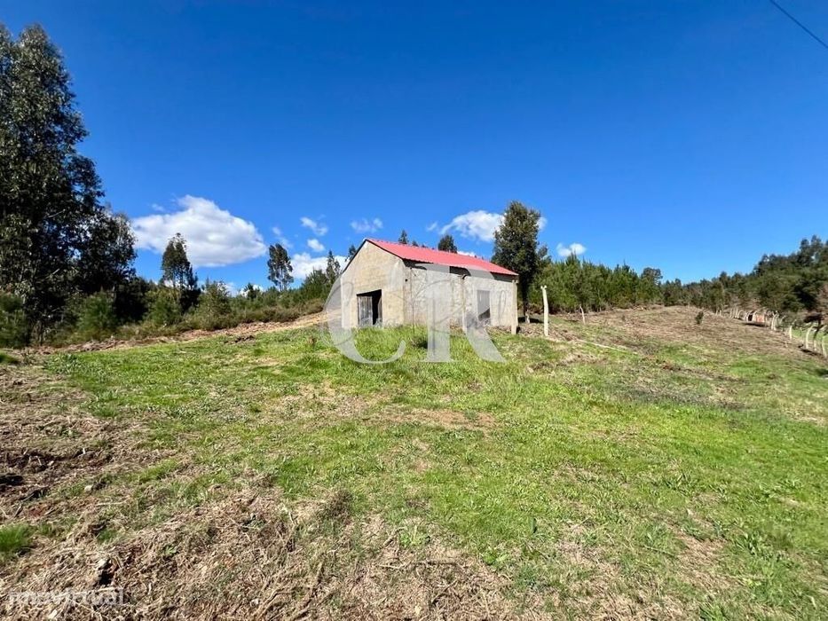 Imóvel rural com 1.8 ha, casa e poço