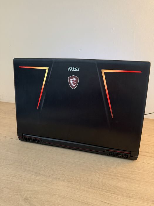 Portátil Gaming MSI GE73 Raider RGB 8RF
