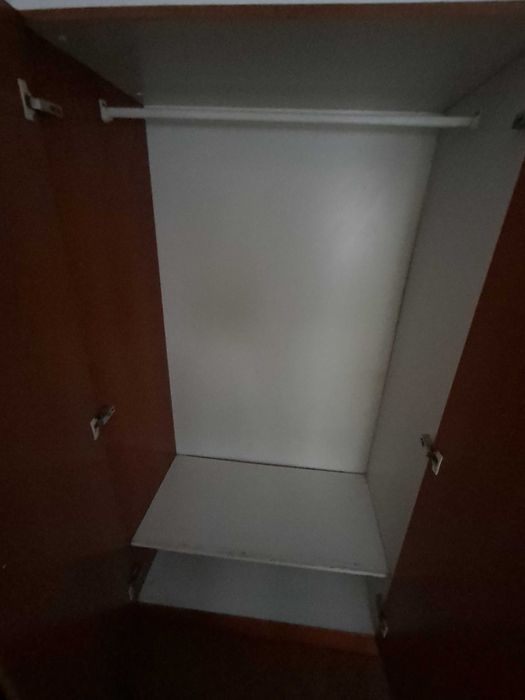 Guarda-fatos com 3 portas