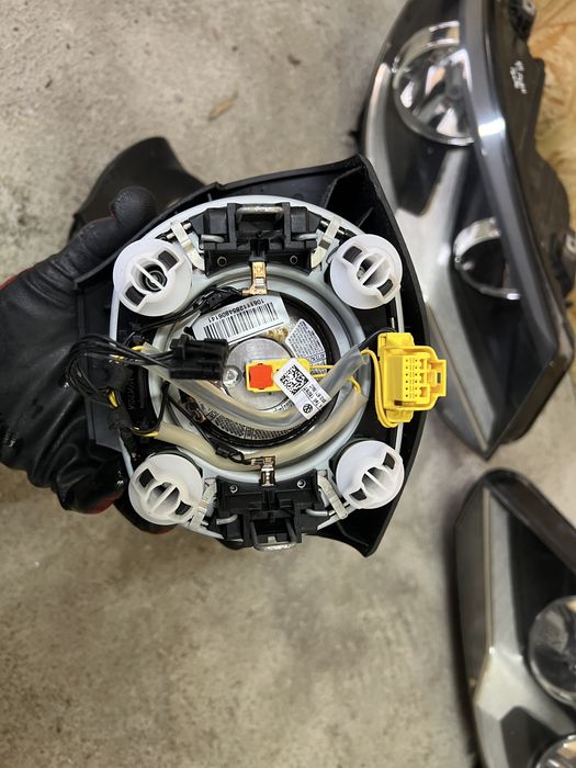 Подушка безопасності в руль  airbag VW Tiguan Passat B 7
