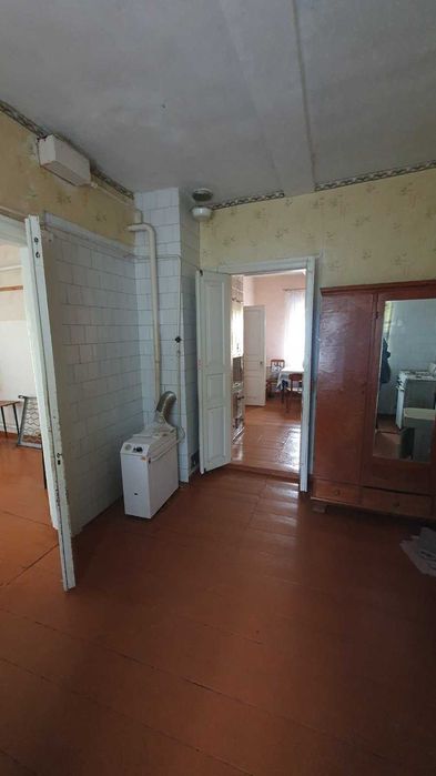 Продам будинок в центрі міста.