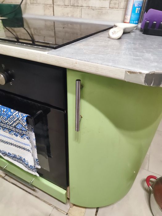 Продається кухня в ідеальному стані.Ширина2.70