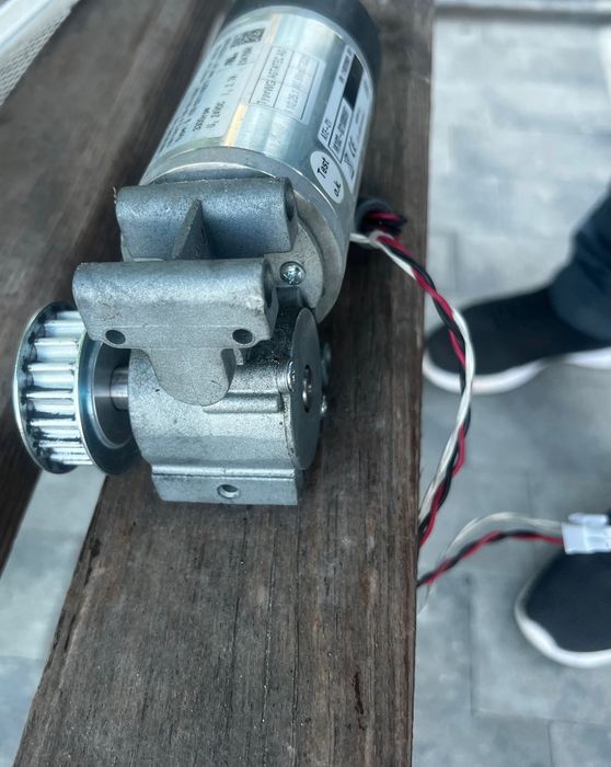 Продам мотор автоматичних  розсувних дверей б/у