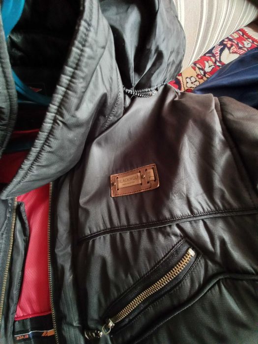 Продам чол. Зимову куотку б/в  потребує заміни блискавки