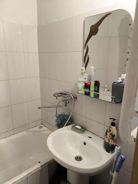 Сдам 2 -х комнатную в районе крытого рынка