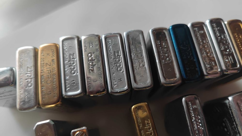 Бензиновая зажигалка zippo malrlboro 2000 год