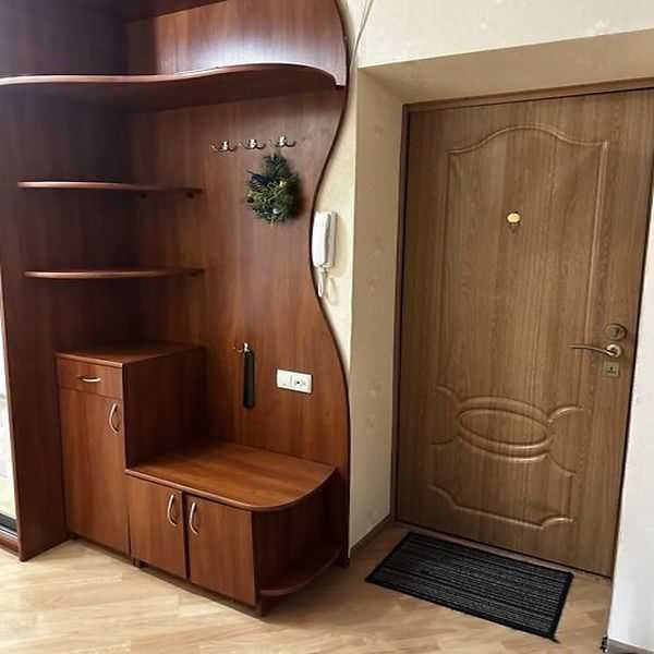 Продаж 2к квартири 65 кв. м на вул. Кармелюка