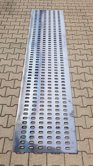 Blacha perforowana LOHR 3 mm S235/S355 – do lawet, przyczep i najazdów | Możliwość wykonania na wymiar.