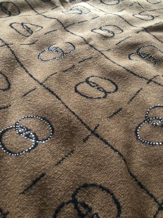 Sweter zdobiony nietoperz