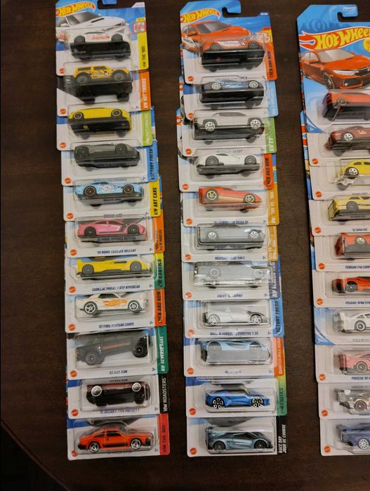 Coleção Diecast 1:64 (Hotwheels)