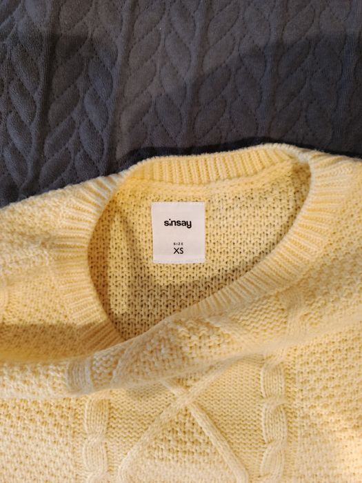 Sweter w rozmiarze XS