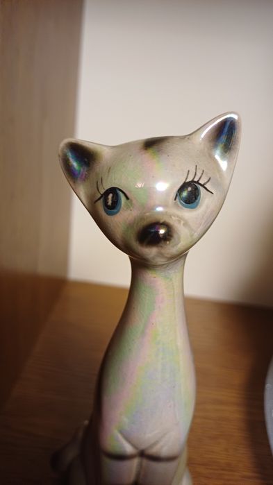 Статуэтка  кошка