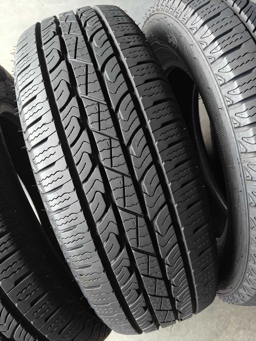 Шини літні R17 225 65 Nexen/Roadstone Roadian HTX як нові на джип
