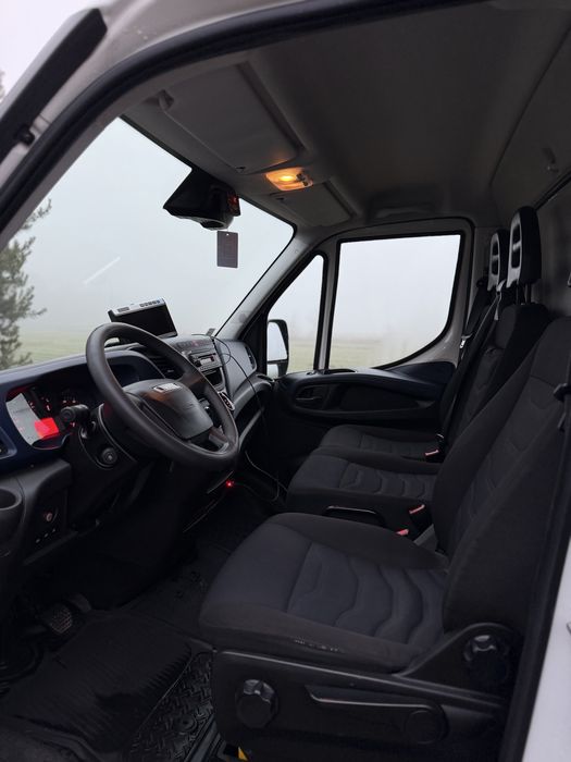 Iveco 50C18 – Chłodnia z windą UDT (2017)