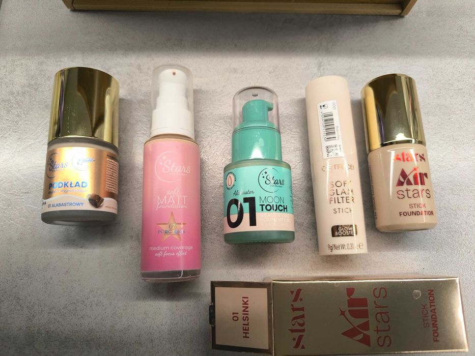 podkład, podkłady - kolekcja, jasne odcienie (Stars, Catrice)