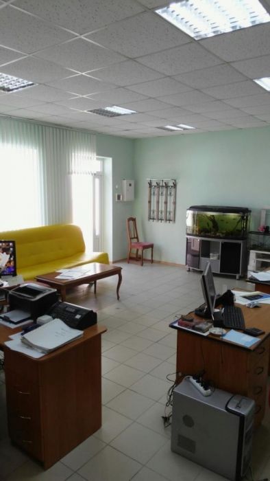 Приміщення під магазин офіс