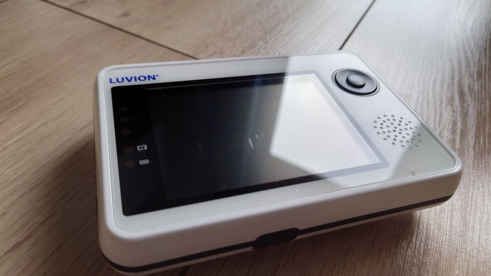 Luvion Essential niania elektroniczna