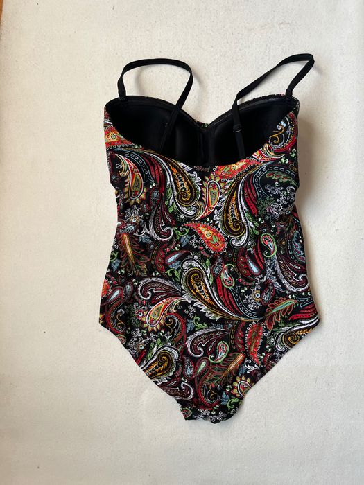 Фірмові суцільні купальники р.46-52