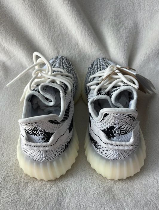 Adidas Yeezy 350V2 Zebra