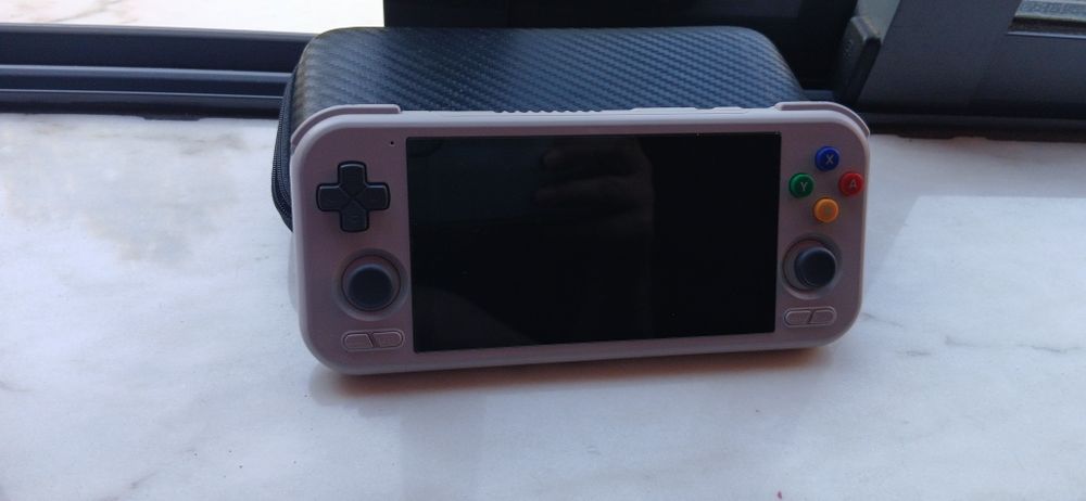 Retroid Pocket 4 - Impecável.