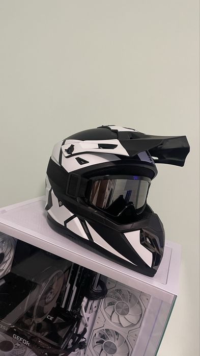 Capacete FOX V1 Image Cosmo Preto/Branco – Como Novo